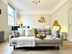 Chic Marylebone Studio, Walk to Oxford Street or Regent's Park, by The Design Traveller